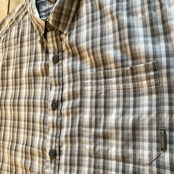 Columbia Sportswear Mens Button Up Short Sleeve Shirt Beige Plaid Large - Picture 5 of 7